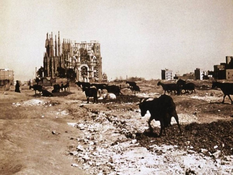 1915’ten kilisenin inşaat fotoğrafı