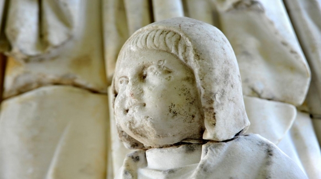 2015 Yılında Türkiye’den En Önemli 10 Arkeolojik Keşiflerinden perge kazısında bulunan heykel başı