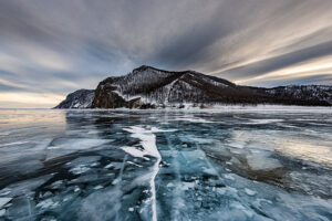 Lake_Baikal_in_winter_baykal-golu